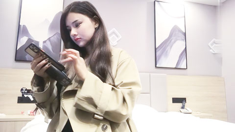 迷妹推荐--约了个颜值不错甜美妹子，口交舔弄抱着大力猛操呻吟娇喘诱人