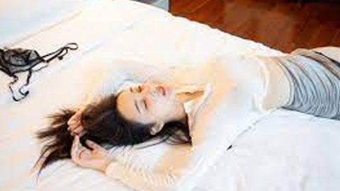 迷妹推荐--偷情老公全程打电话对白字幕版