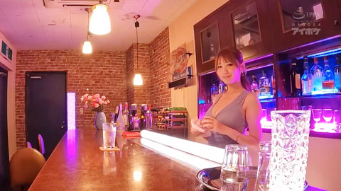 超淫人妻小酒馆妈妈桑的急袭诱惑