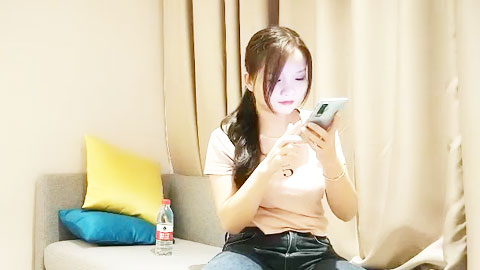 迷妹推荐--深夜没事干叫个小少妇泄火