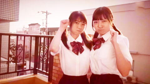 家人旅行不在時被女兒的可愛兒時玩伴誘惑中出