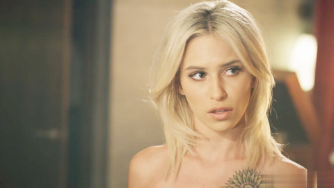 当红女星河她的保镖在后台搞什么搞