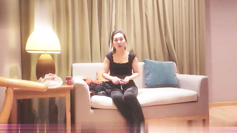 迷妹推荐--底线不让亲嘴的老阿姨,口交操逼可以随你