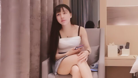 迷妹推荐--牛仔短裙外围妹子TP啪啪，调情摸逼大白奶子口交上位骑坐，呻吟娇喘非常诱人