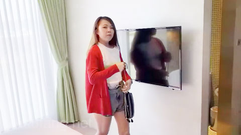 迷妹推荐--24岁中企上班的业务助理想多赚点，首次跟陌生人啪啪，历经4个月才约出来无套内射