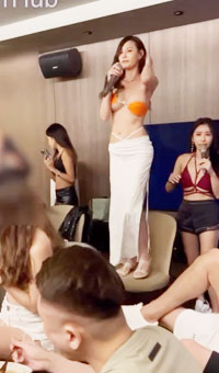 上海顶级会所名媛盛宴，富哥们会所嗨完直接带回酒店啪啪，近距离拍摄，叫声震天