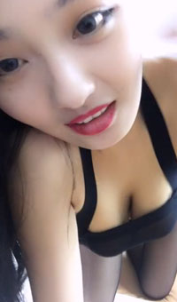 漂亮美女主播蜜汁丝袜收费直播大秀和炮友啪啪自慰插穴爆菊