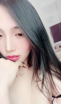 长腿御姐极度反差，丝袜撩人，骚舞自慰