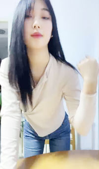 套路直播 高跟丝袜美腿足交榨精红绿灯羞辱调教