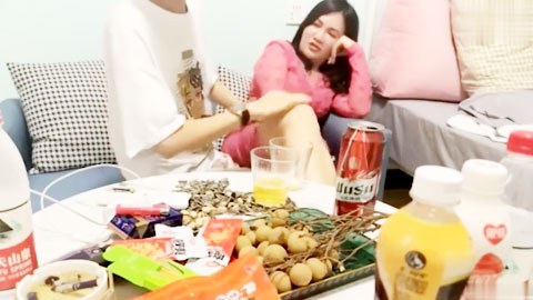 迷妹推荐--强操40岁老阿姨(尔虞我诈)瘦猴勾搭良家少妇