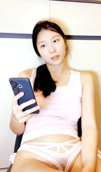 神似奶茶妹妹 超清视角拍摄，素颜女神，并且大尺度，三点全露自慰