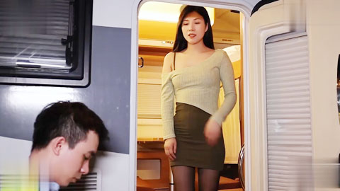 迷妹推荐--房車性愛季-性癮騷女房車大戰交通警