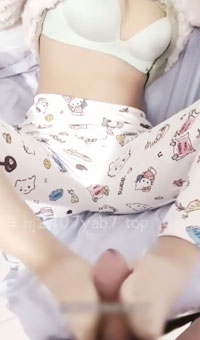 你跟我闺蜜你俩在我床上玩挺刺激？我说姐下次咱三一起玩 给我一巴掌