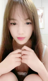 文静极品妹妹！肥唇粉穴