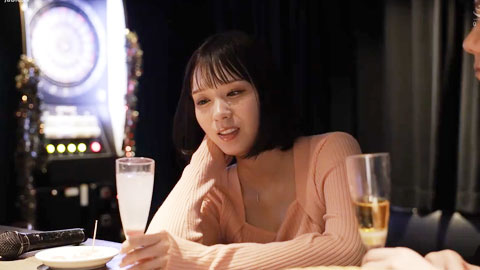 专情的可爱美巨乳妹子被男友甩了正伤心…这可是大好机会！？ 大腿一开让你干到饱！和久违的他人肉棒合体狂热，让她高潮连连__001