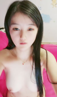 小骚B一个，颜值身材在线，外表甜美大奶，细腰美臀，背上纹身，无毛骚穴