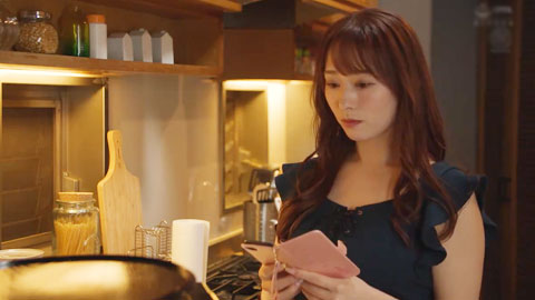 被猥琐店长的性骚扰训练得乖乖听话的已婚妇女白石玛丽娜_001