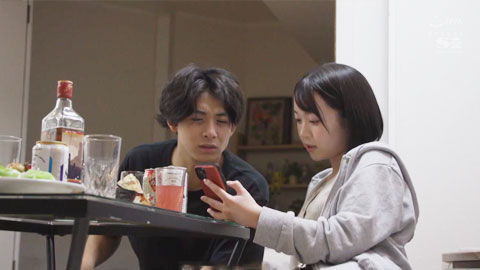 女友不在的那三天和青梅竹马干着久违一个月的性交超不妙--01