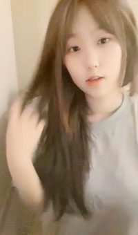 发育的也太好了！超嗲萌妹