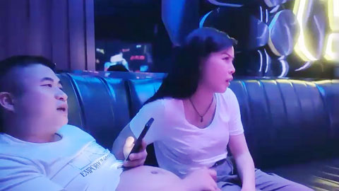 迷妹推荐--KTV内干公主