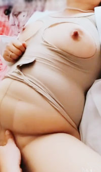 我的舅妈52岁肥女医生，丝袜大奶像小母猪被我插的高潮乱叫