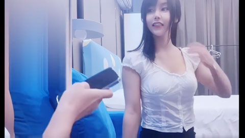 迷妹推荐--舞蹈学院e奶校花女神,白嫩美乳粉红美穴