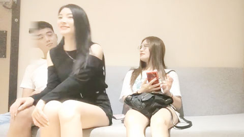 迷妹推荐--高颜值气质黑衣妹子，穿上情趣装后入抽插上位骑乘猛操