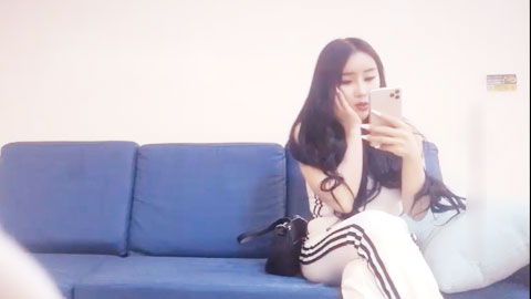 迷妹推荐--白衣丰满好身材御姐真是够味道翘着极品大屁股跨坐腿上摩擦亲吻销魂享受肉棒硬邦邦啪啪猛烈抽插爱抚口交