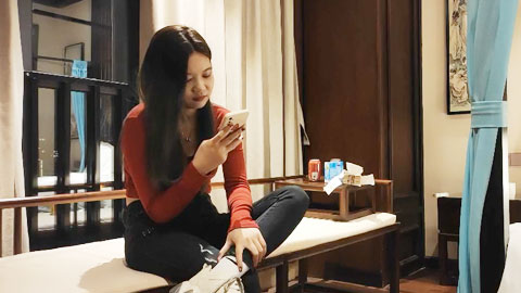 迷妹推荐--大奶饑渴熟女少婦酒店偷情私會帥氣小夥啪啪打炮 主動吃雞巴騎乘69後入幹得高潮不斷