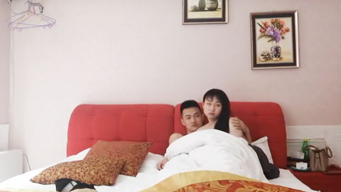 小妖静静约炮小奶狗黑丝口交后入爆操