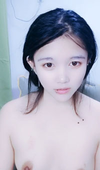 重口淫女！清纯又重口的骚女滴蜡喝尿插菊花