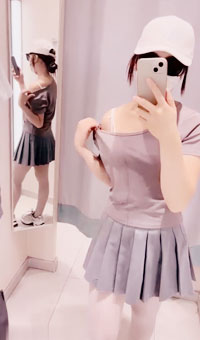 商场试衣间厕所塞跳蛋露出