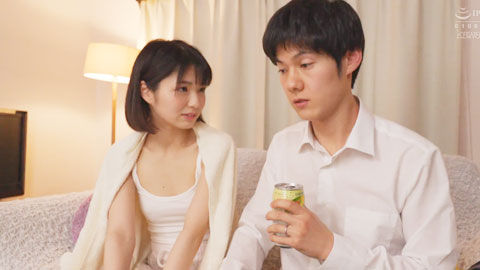 错过末班车 在后辈女社员的家里-01