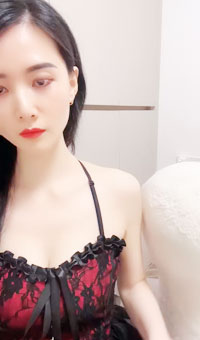 非常漂亮，神似明星深情自慰一字马