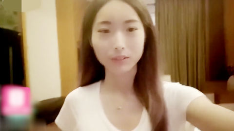 色情直播被以前同学认出 直接去旅馆开炮