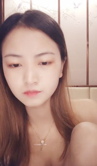 这种不染风尘的妹子还不多，有颜任性，五官精致妥妥的校花颜值