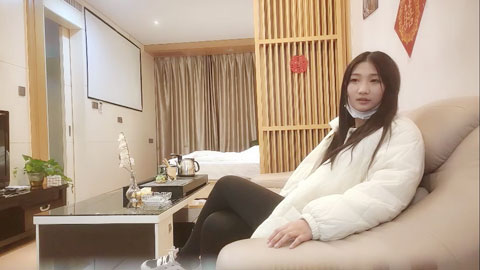 迷妹推荐--颜值不错的小少妇,全程露脸深夜跟小哥激情啪啪