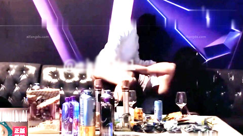 迷妹推荐--嫂子被客户_叫到KTV谈合同，酒后放纵，巨乳任摸，为求签单，任意内射！