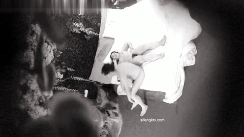 迷妹推荐--绿叶房 2对大学生情侣页--01