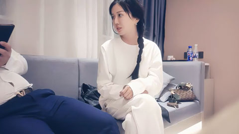 迷妹推荐--约炮白衣高贵美女_娇喘叫床声很好听使人想操不停