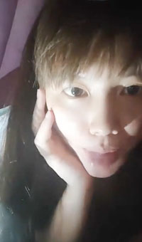 淫荡大学生趁舍友睡着宿舍自慰，全裸摸奶掰穴不敢发出声音，惊险又刺激