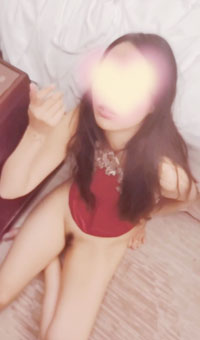 被四个猛男玩操的神志模糊 各种颜射和口爆