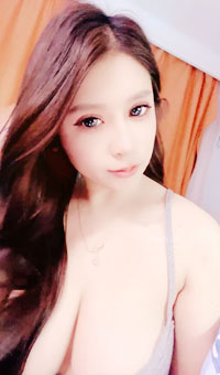 绝世美乳，这奶子和屁股真是让人欲罢不能，大屌疯狂自慰！