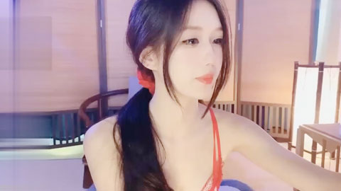 迷妹推荐--性冷淡脸女主播 精油润尻近距离实拍玩弄肉穴喷水