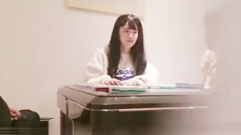 迷妹推荐--喊傻白甜打麻将，实则和兄弟操他，第一个男嘉宾上场