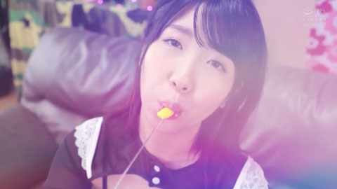 「我不会停止舔舐。因为还没有做爱啊」插入之前就发射多次_超爱口交的性感美唇少女-01