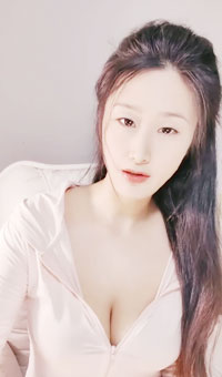 巨乳多情少妇 身材丰满 道具自慰 抠逼吃鸡好爽 被男友狠草 乖乖骑乘声音很好听 超淫荡