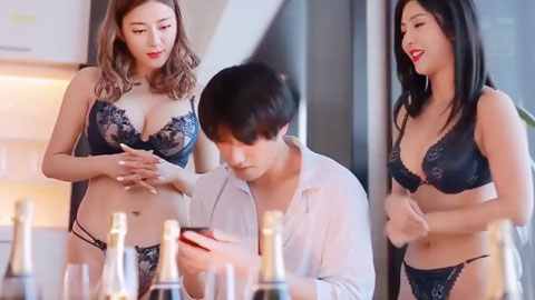 明迷妹推荐--星换脸_迪丽巴热_佟丽娅_双人一起为老板服务随便中出！