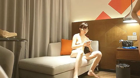 迷妹推荐--19岁嫩妹，小萝莉娇俏可人，粉嘟嘟惹人爱，换上JK网袜，诱惑勾人太刺激