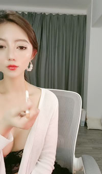 顶级女神尤物的诱惑，自己抠的出淫水，呻吟可射